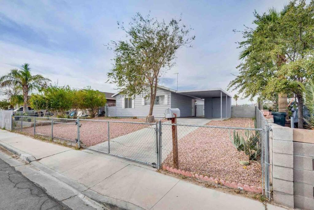 Cozy Home! 16 Min Away From Strip And Fremont لاس فيغاس المظهر الخارجي الصورة