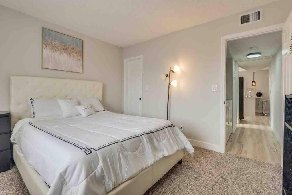 Cozy Home! 16 Min Away From Strip And Fremont لاس فيغاس المظهر الخارجي الصورة